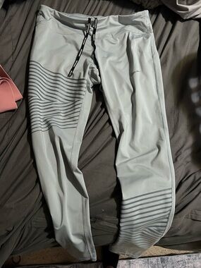 Nike Light Gray Striped Athletic Leggings women’s large